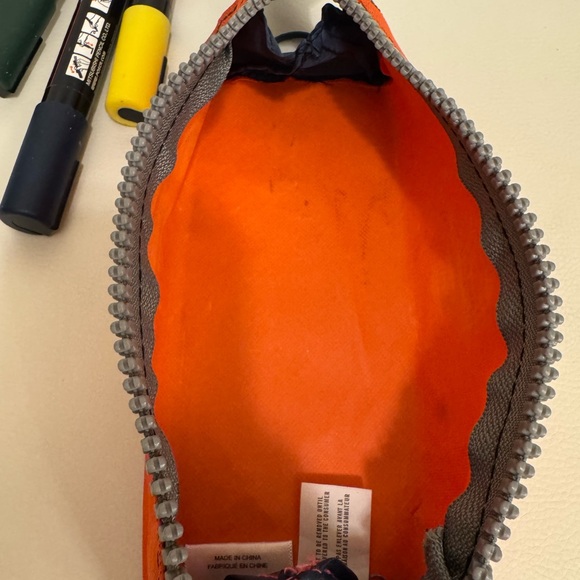 Herschel’s pencil case - Picture 6 of 8